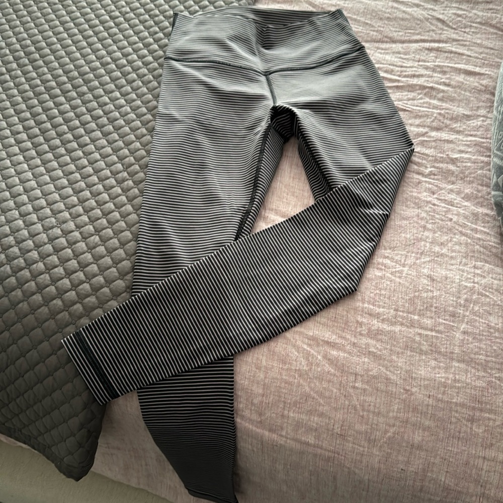 LULULEMON spring weight leggings
